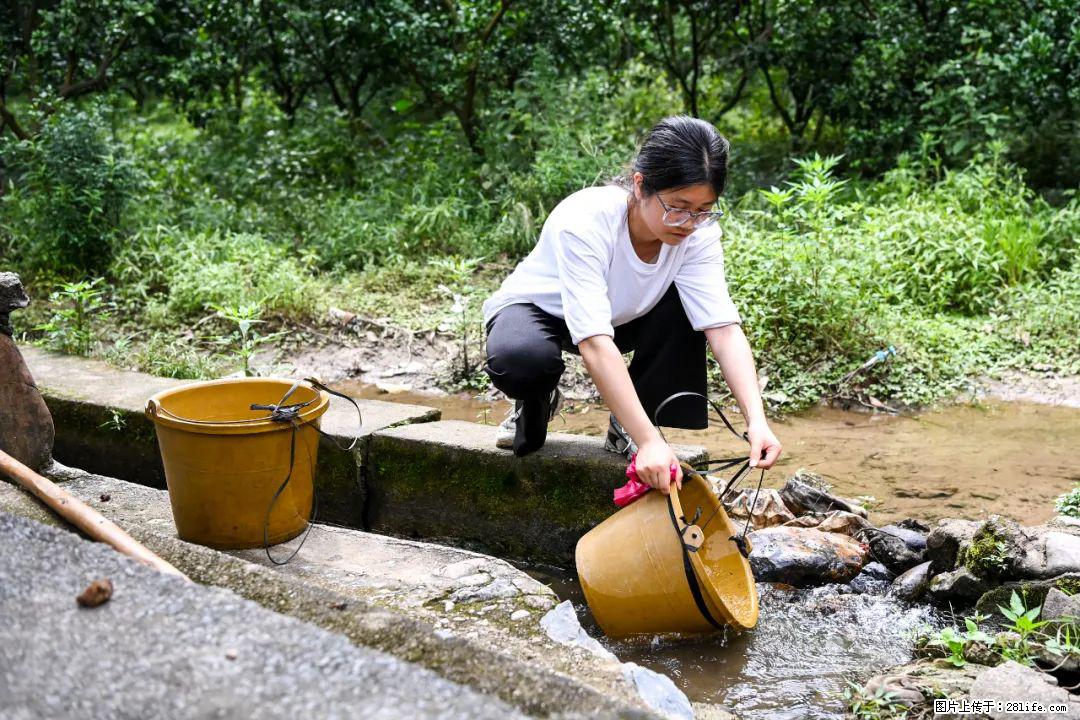 全网追的“扁担女孩”,找了一份暑假工,时薪12元 - 铜陵生活资讯 - 铜陵28生活网 tongling.28life.com